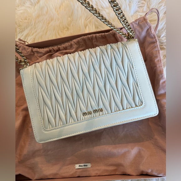 White Authentic Miu Miu Confidential Matelassé Leather Bag - Picture 5 of 11